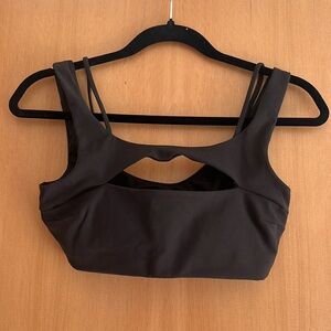 New Lululemon Everlux Front Cut-Out Train Bra *Light Support, B/C Cup